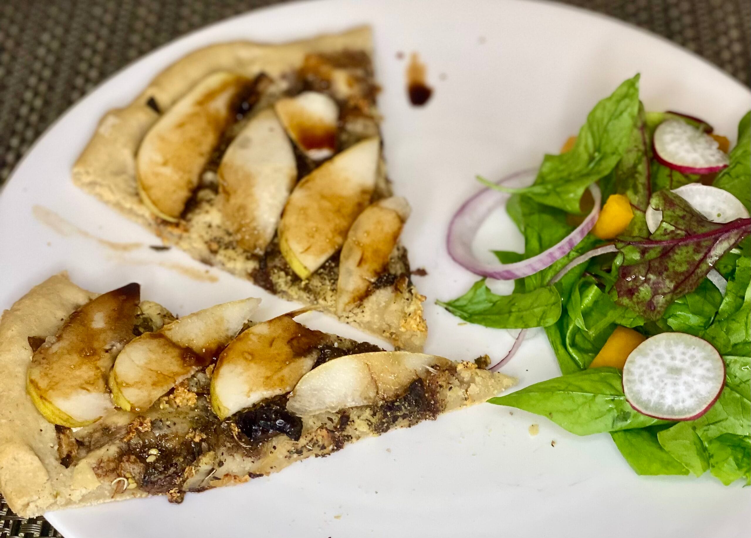 Onion and Herb Pizza